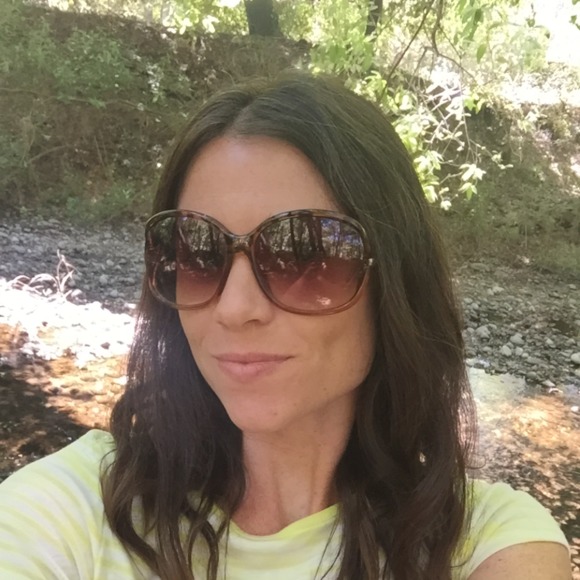 Meet your Posher, Annie - Picture 1 of 6